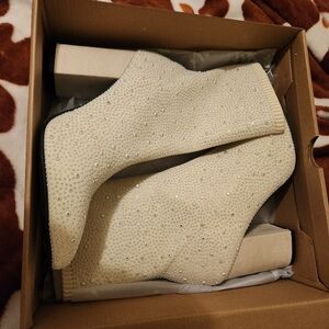 MIA cream sparkly boots size 9